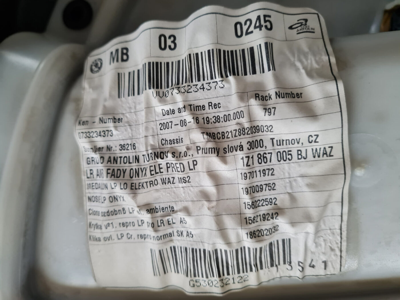 Priekšējo kreiso durvju apdare priekš ŠKODA OCTAVIA 2007 6 Priekšējo kreiso durvju apdare priekš ŠKODA OCTAVIA 2007