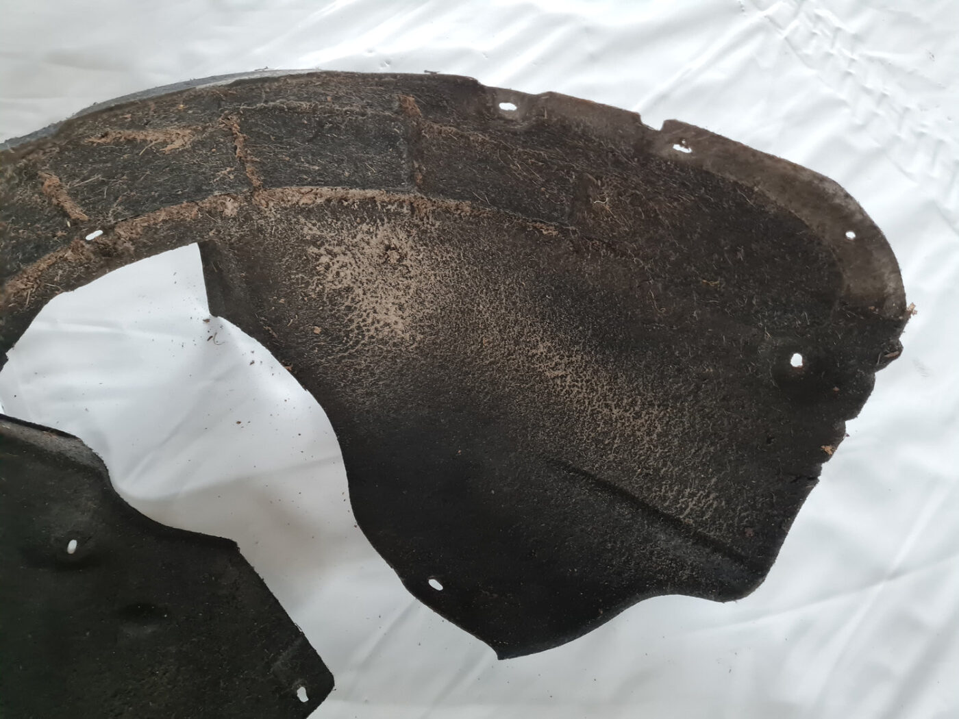 Priekšējais kreisais paspārns priekš ŠKODA OCTAVIA 2007 4 Priekšējais kreisais paspārns priekš ŠKODA OCTAVIA 2007