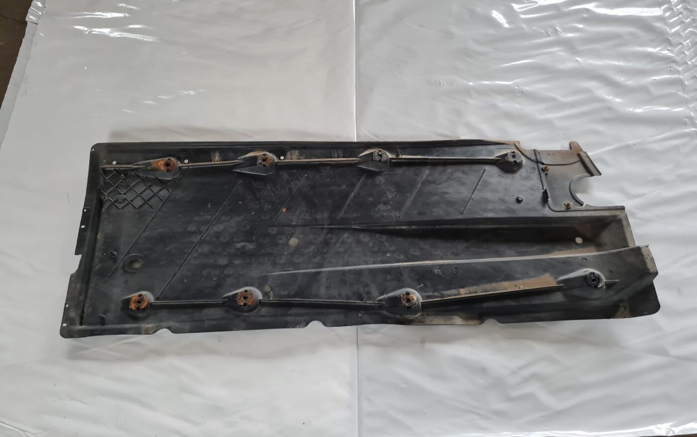 Virsbūves apakšējais aizsargs priekš ŠKODA OCTAVIA 2007 8 Virsbūves apakšējais aizsargs priekš ŠKODA OCTAVIA 2007