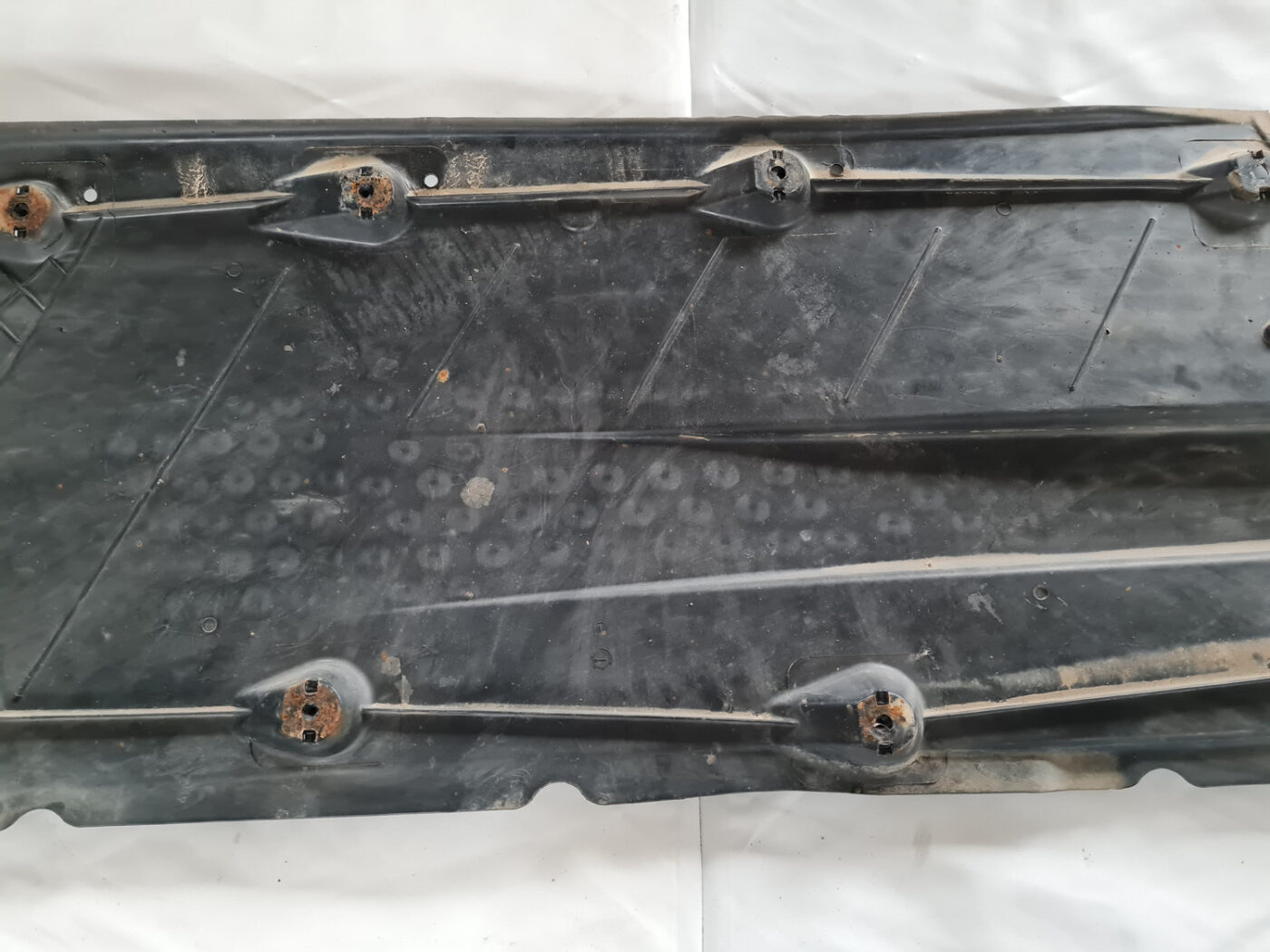 Virsbūves apakšējais aizsargs priekš ŠKODA OCTAVIA 2007 6 Virsbūves apakšējais aizsargs priekš ŠKODA OCTAVIA 2007