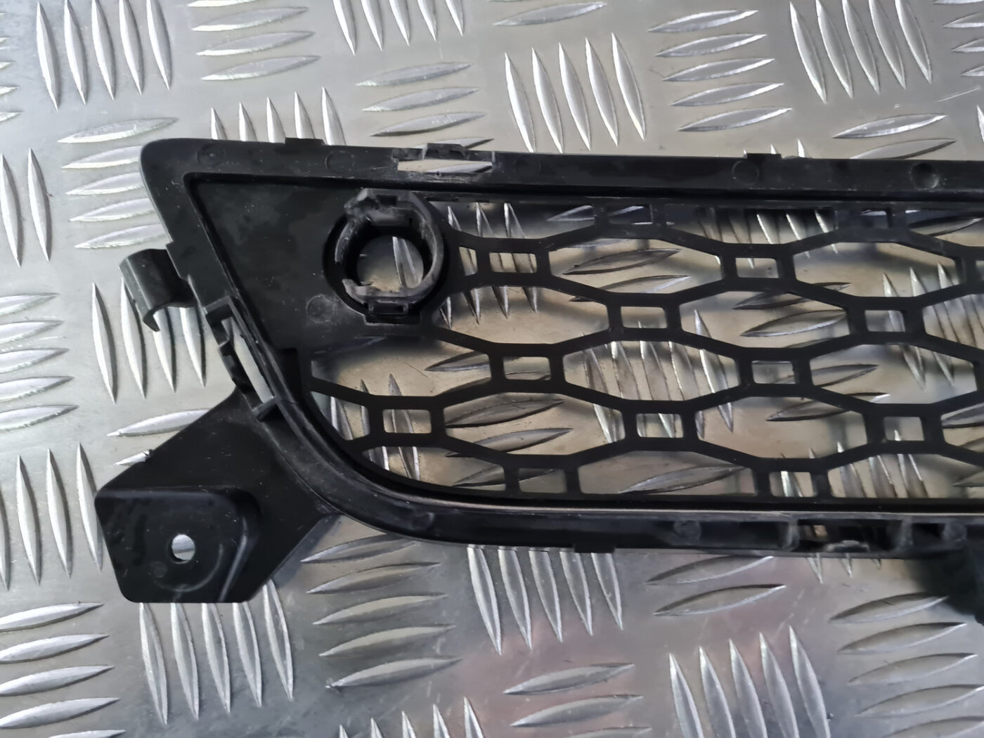 Bufera reste priekš VOLVO XC 60 2009 6 Bufera reste priekš VOLVO XC 60 2009