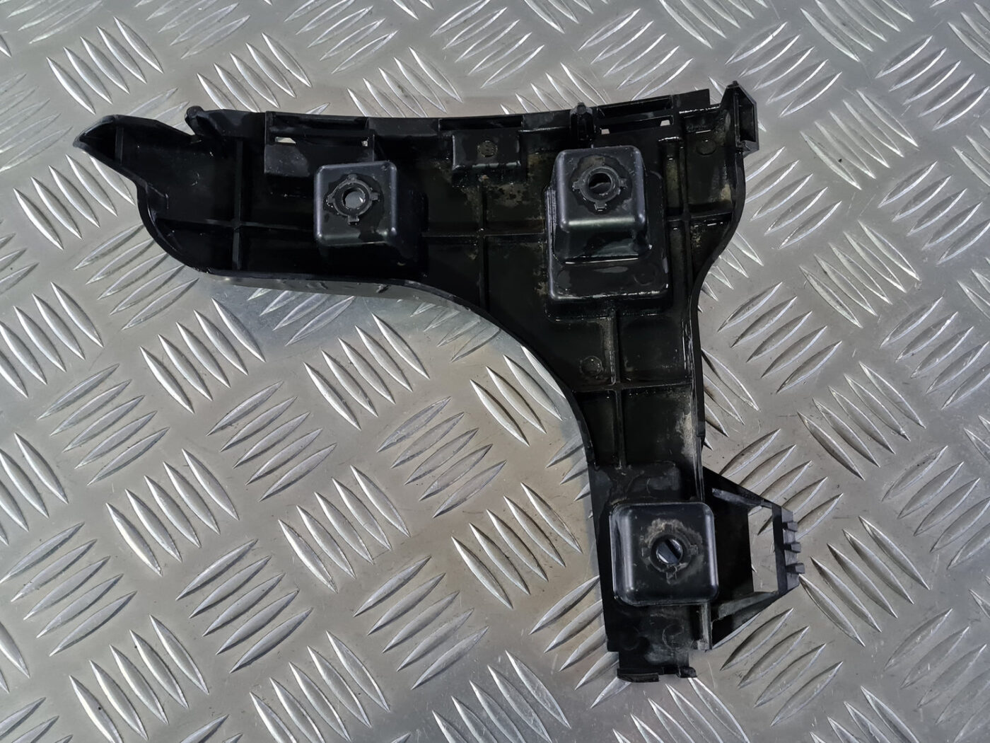 Aizmugurēja bufera kronšteins priekš VOLVO XC 60 2009 7 Aizmugurēja bufera kronšteins priekš VOLVO XC 60 2009