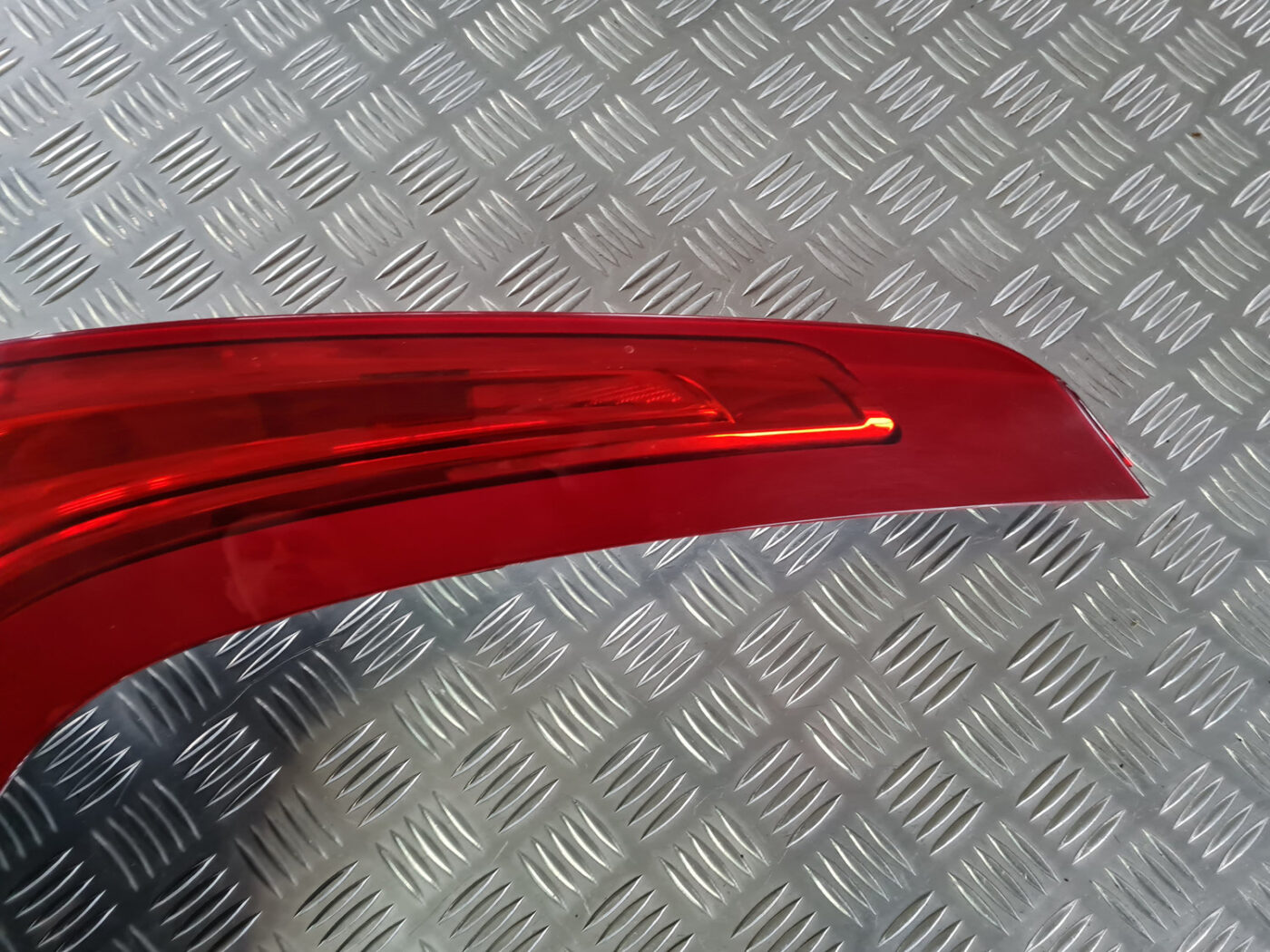 Aizmugurējais labais lukturis priekš VOLVO XC 60 2009 11 Aizmugurējais labais lukturis priekš VOLVO XC 60 2009