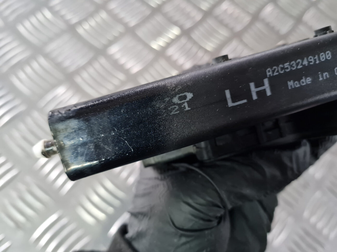 Lukturu mazgātāja sprausla priekš VOLVO XC 60 2009 3 Lukturu mazgātāja sprausla priekš VOLVO XC 60 2009