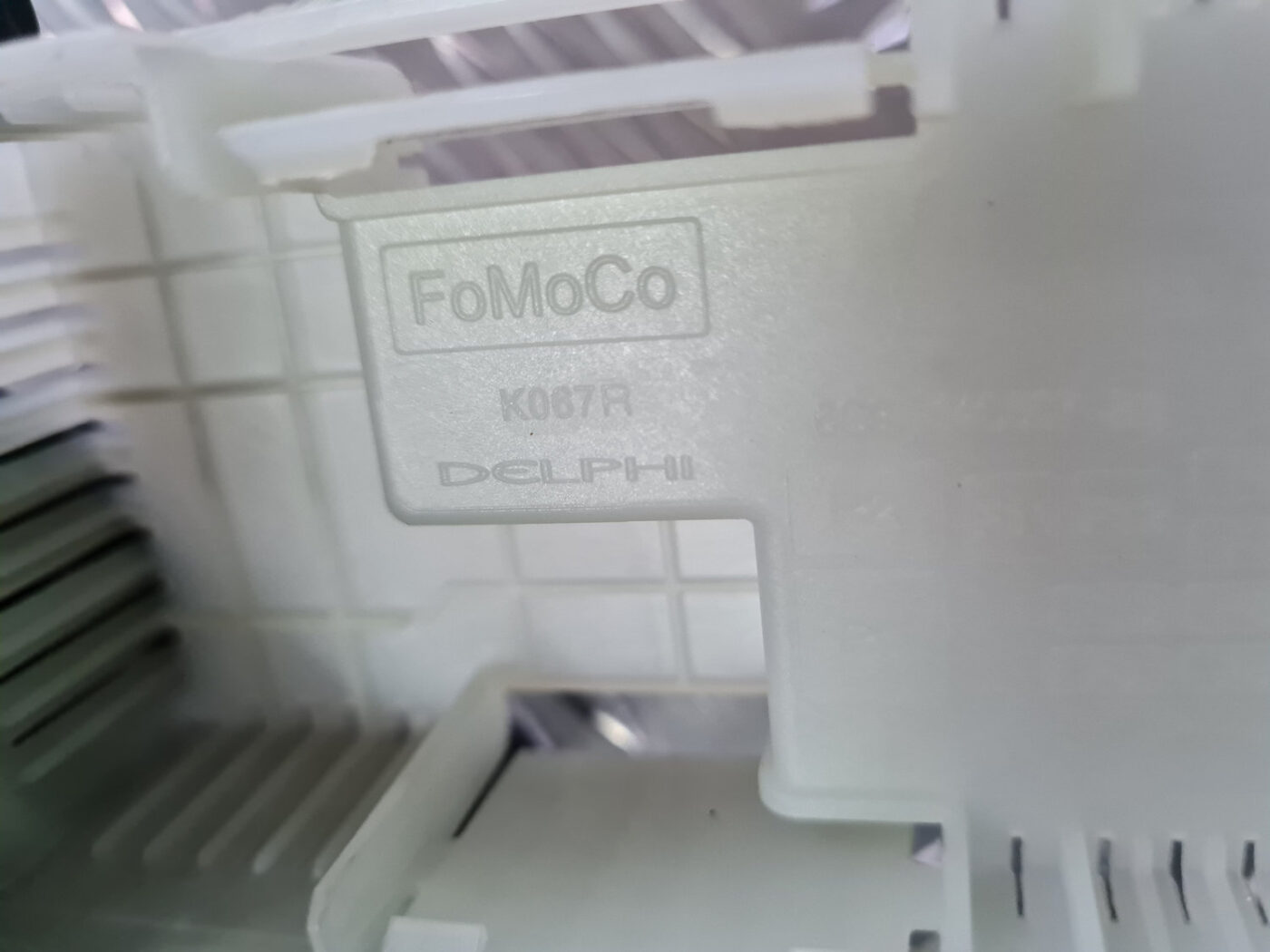 Drošinātāju kārbas korpusa vāks priekš VOLVO XC 60 2009 4 Drošinātāju kārbas korpusa vāks priekš VOLVO XC 60 2009