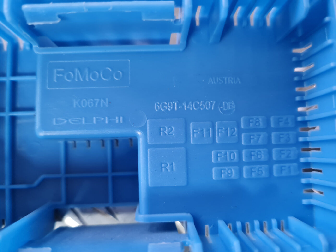 Drošinātāju kārbas korpusa vāks priekš VOLVO XC 60 2009 3 Drošinātāju kārbas korpusa vāks priekš VOLVO XC 60 2009