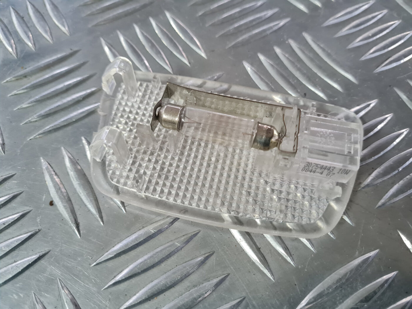 Apgaismojums bagažnieka nodalījuma priekš VOLVO XC 60 2009 4 Apgaismojums bagažnieka nodalījuma priekš VOLVO XC 60 2009