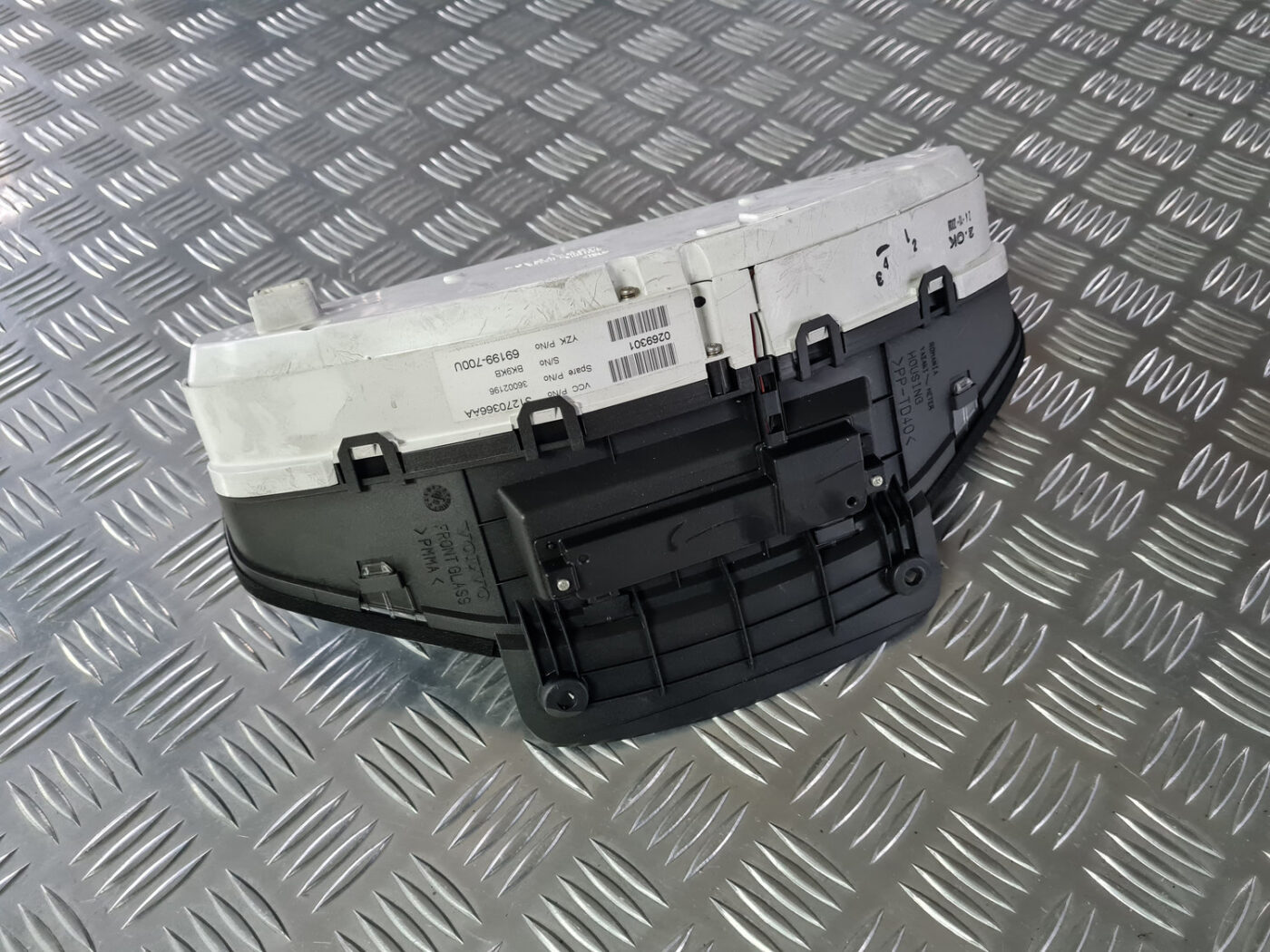 Spidometrs priekš VOLVO XC 60 2009 7 Spidometrs priekš VOLVO XC 60 2009