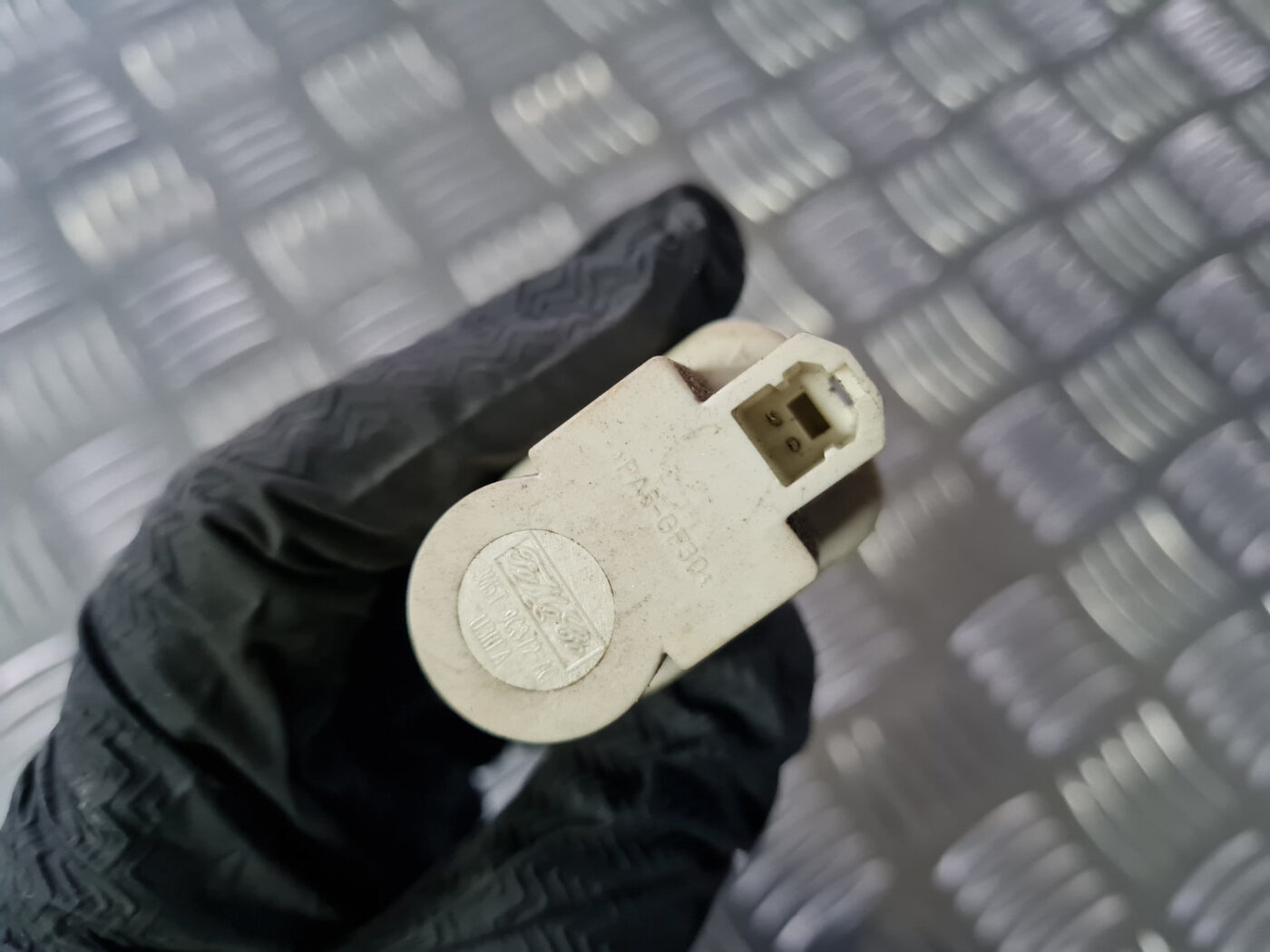 Bremžu signāla slēdzis priekš VOLVO XC 60 2009 4 Bremžu signāla slēdzis priekš VOLVO XC 60 2009