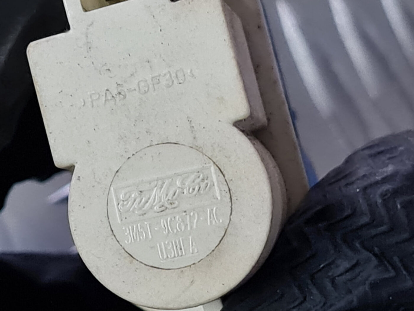 Bremžu signāla slēdzis priekš VOLVO XC 60 2009 3 Bremžu signāla slēdzis priekš VOLVO XC 60 2009