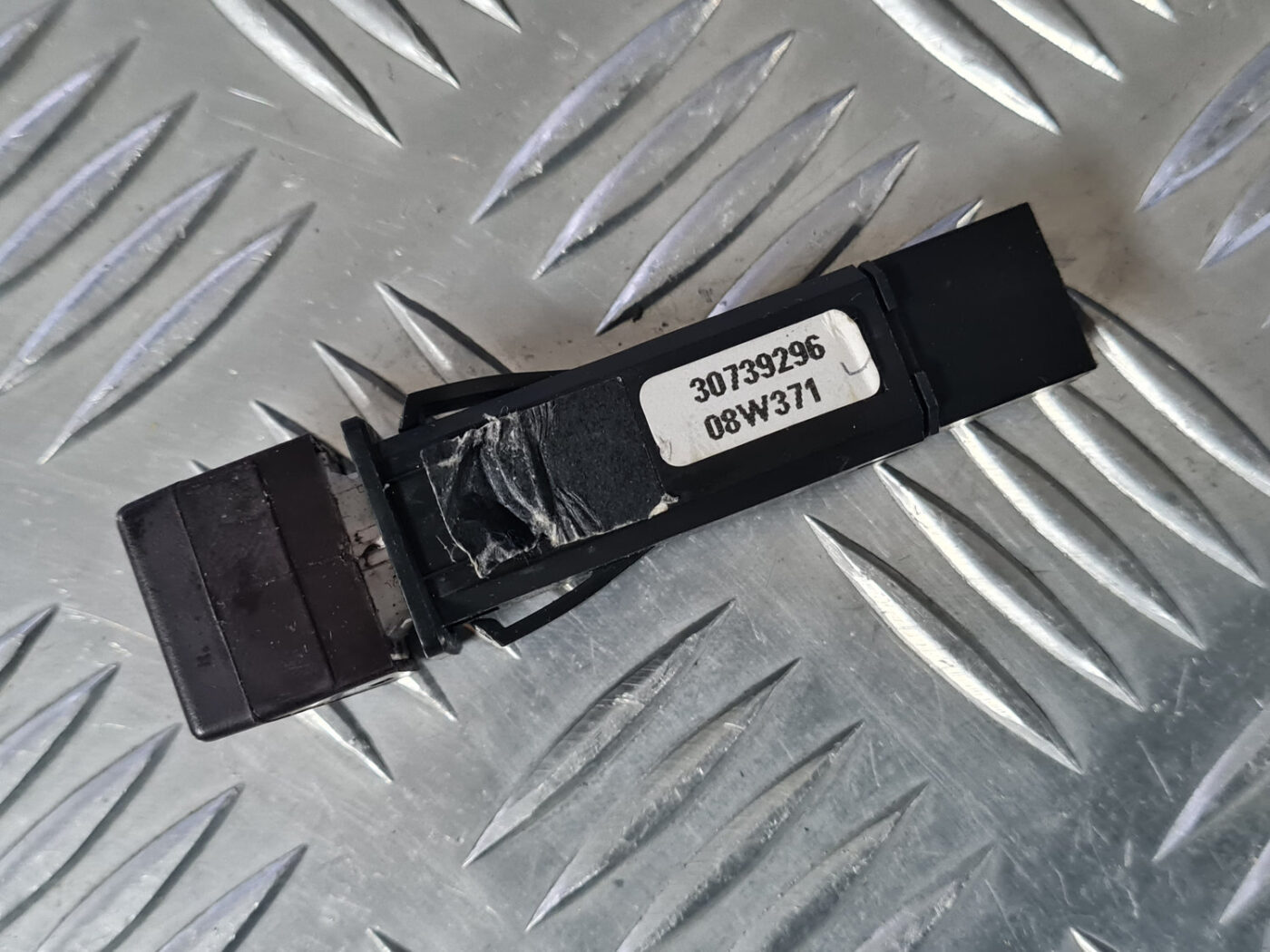 Trauksmes poga priekš VOLVO XC 60 2009 2 Trauksmes poga priekš VOLVO XC 60 2009