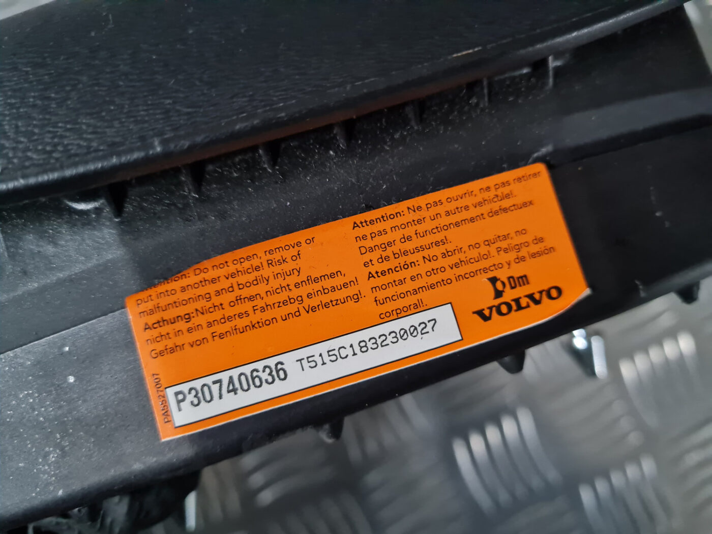 Stūres drošības spilvens priekš VOLVO XC 60 2009 3 Stūres drošības spilvens priekš VOLVO XC 60 2009