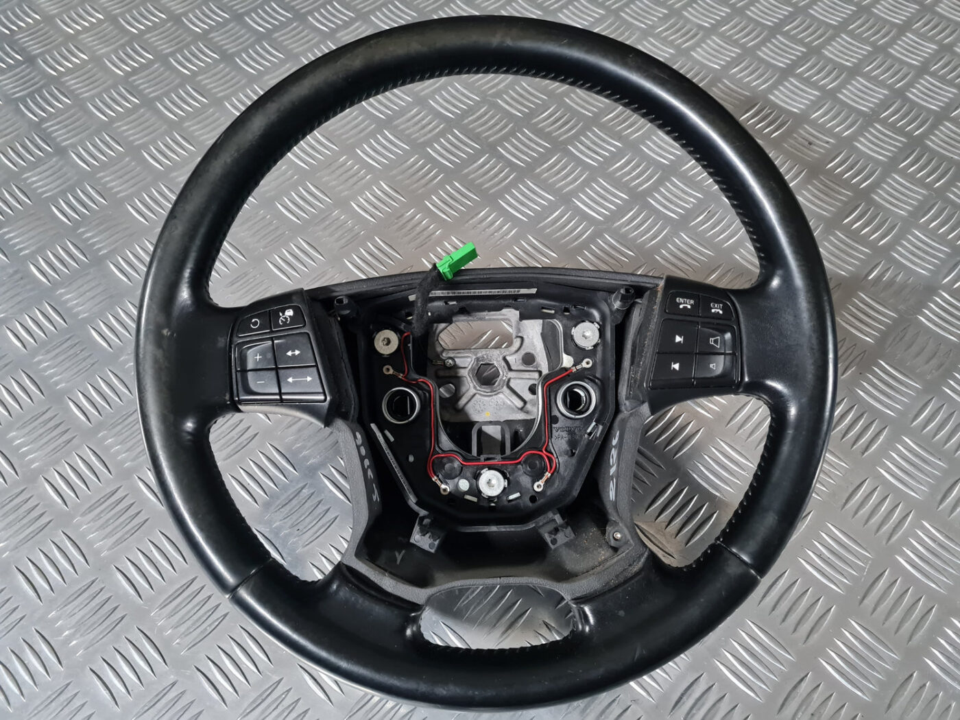 Stūre priekš VOLVO XC 60 2009 2 Stūre priekš VOLVO XC 60 2009