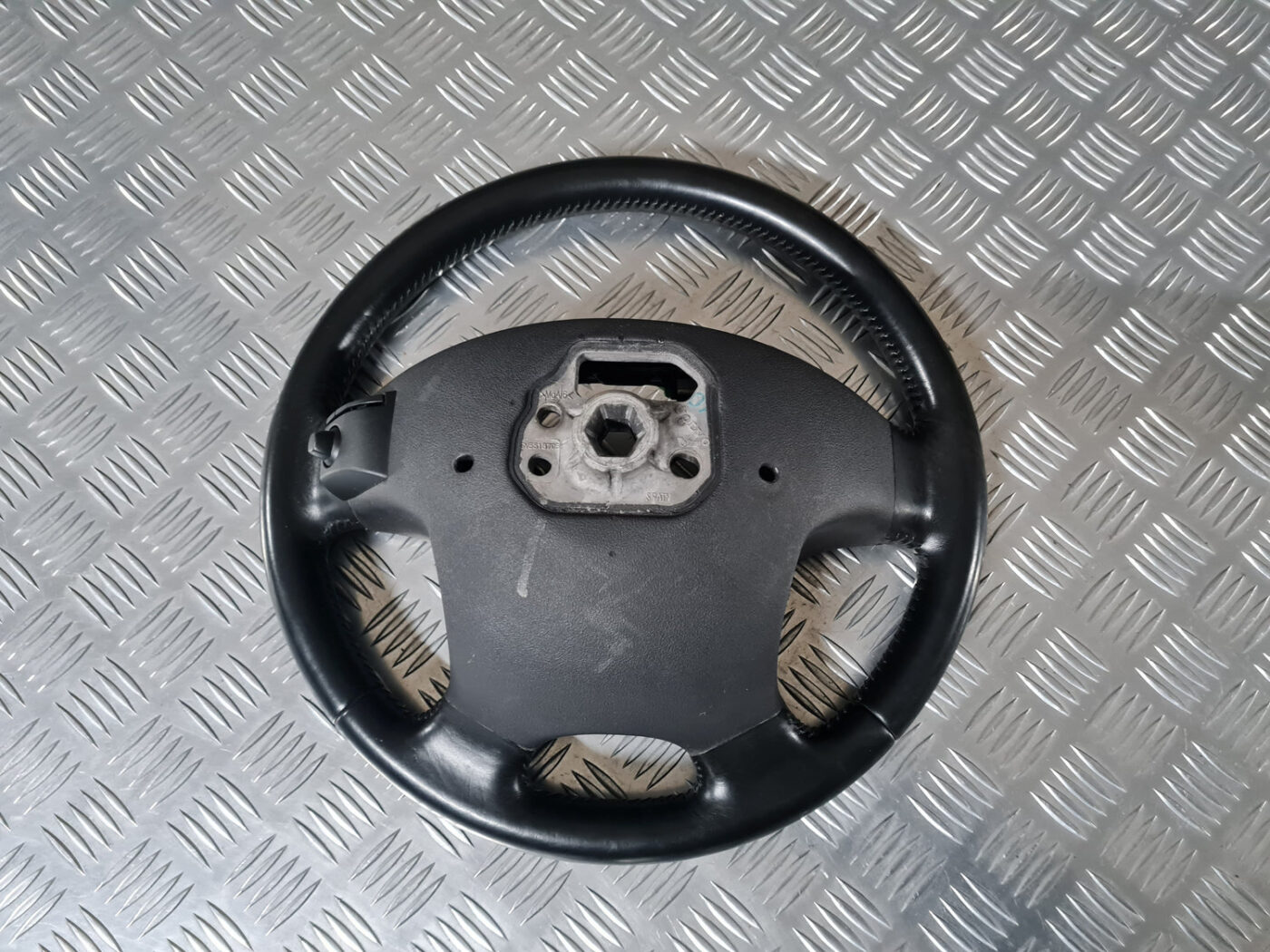 Stūre priekš VOLVO XC 60 2009 11 Stūre priekš VOLVO XC 60 2009