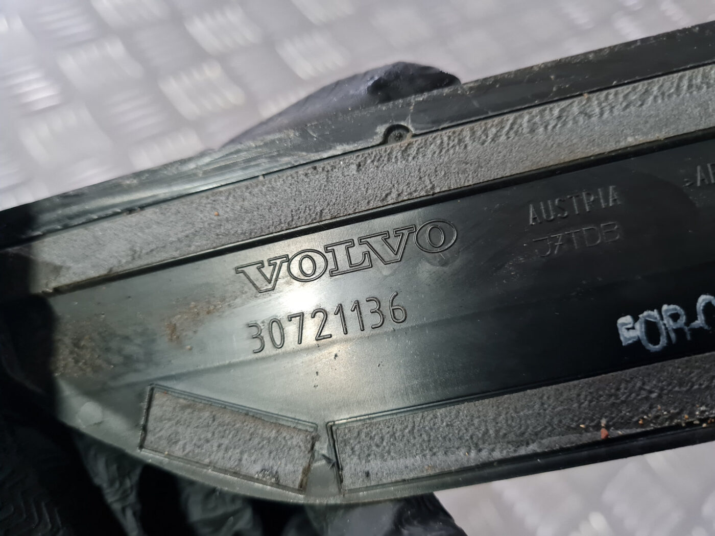 Sliekšņa aizmugurēja kreisa uzlika (salonā) priekš VOLVO XC 60 2009 5 Sliekšņa aizmugurēja kreisa uzlika (salonā) priekš VOLVO XC 60 2009