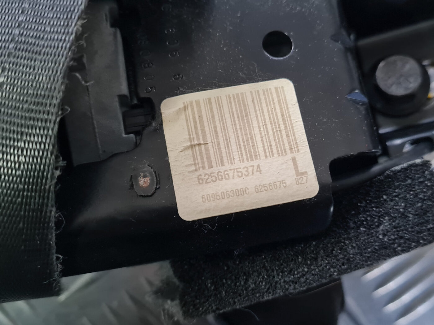 Priekšējā kreisā drošības josta priekš VOLVO XC 60 2009 4 Priekšējā kreisā drošības josta priekš VOLVO XC 60 2009