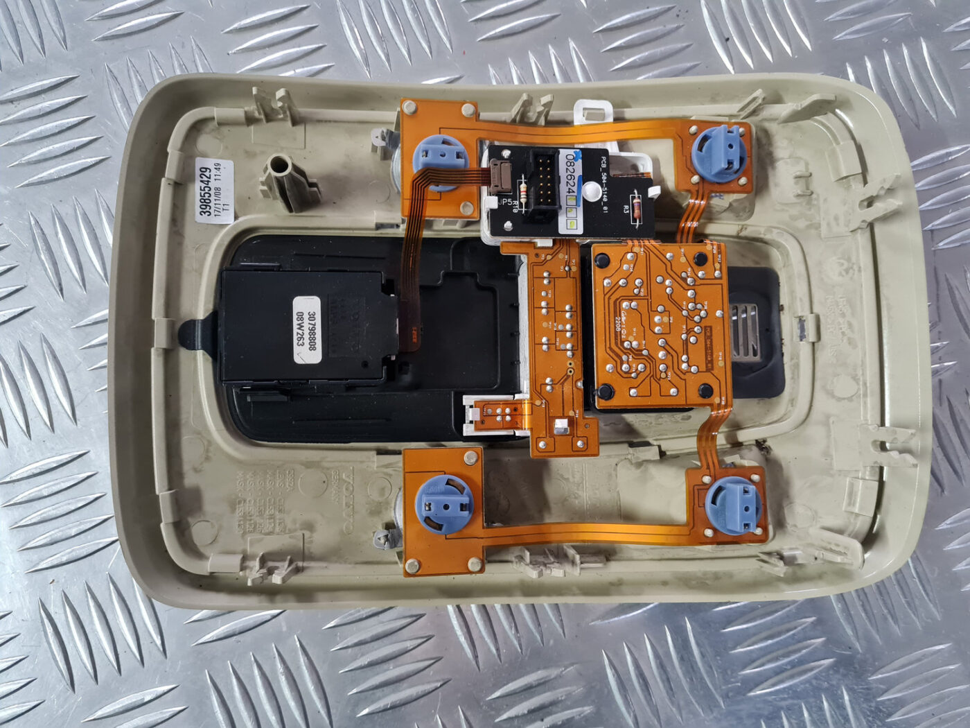 Salona apgaismojuma panelis priekš VOLVO XC 60 2009 7 Salona apgaismojuma panelis priekš VOLVO XC 60 2009