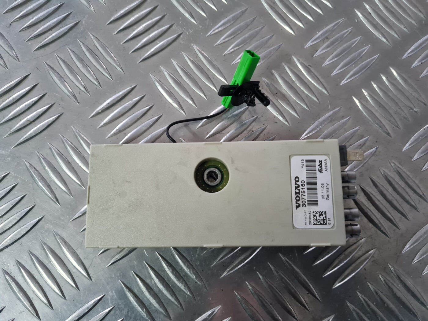 Antenas pastiprinātāja bloks priekš VOLVO XC 60 2009 2 Antenas pastiprinātāja bloks priekš VOLVO XC 60 2009