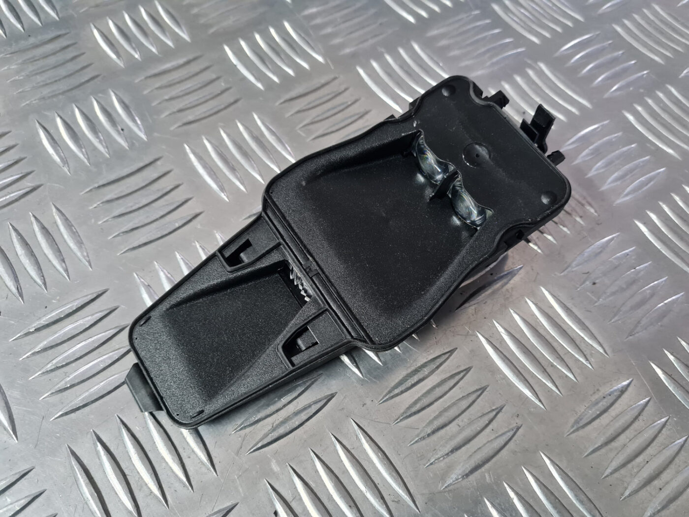 Vējstikla kamera priekš VOLVO XC 60 2009 7 Vējstikla kamera priekš VOLVO XC 60 2009