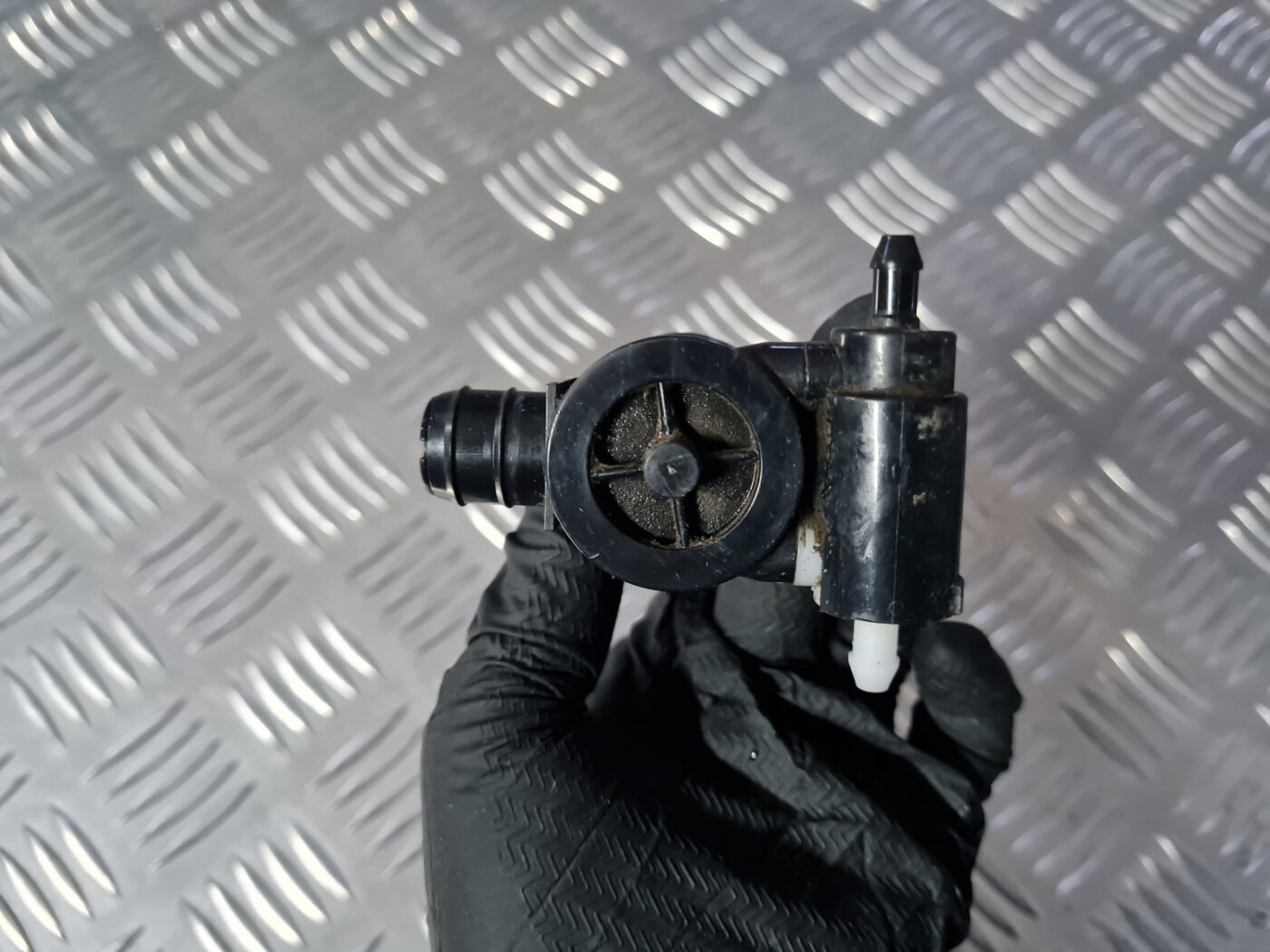 Mazgātāja šķidruma sūknis priekš VOLVO XC 60 2009 4 Mazgātāja šķidruma sūknis priekš VOLVO XC 60 2009