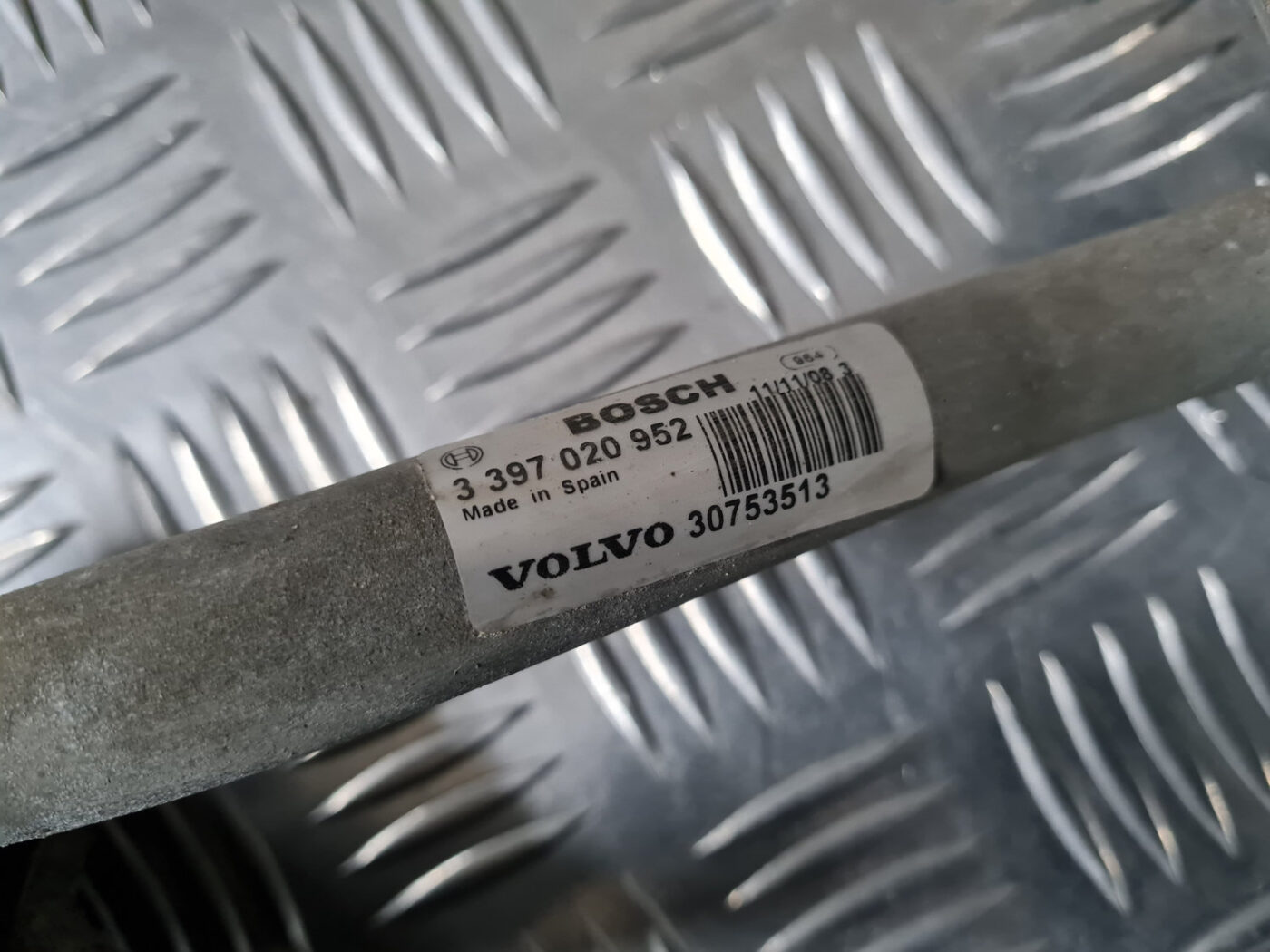 Vējstikla tīrīšanas mehānisms priekš VOLVO XC 60 2009 8 Vējstikla tīrīšanas mehānisms priekš VOLVO XC 60 2009