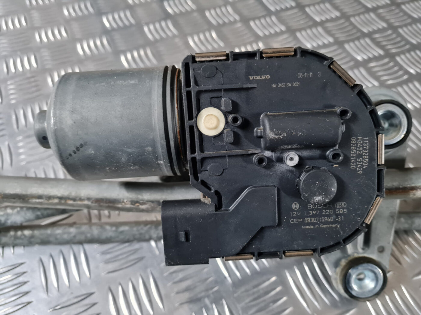 Vējstikla tīrīšanas mehānisms priekš VOLVO XC 60 2009 6 Vējstikla tīrīšanas mehānisms priekš VOLVO XC 60 2009