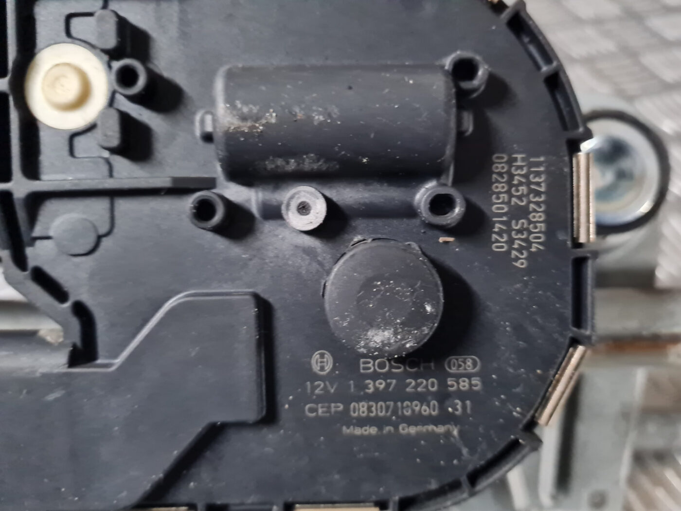 Vējstikla tīrīšanas mehānisms priekš VOLVO XC 60 2009 5 Vējstikla tīrīšanas mehānisms priekš VOLVO XC 60 2009