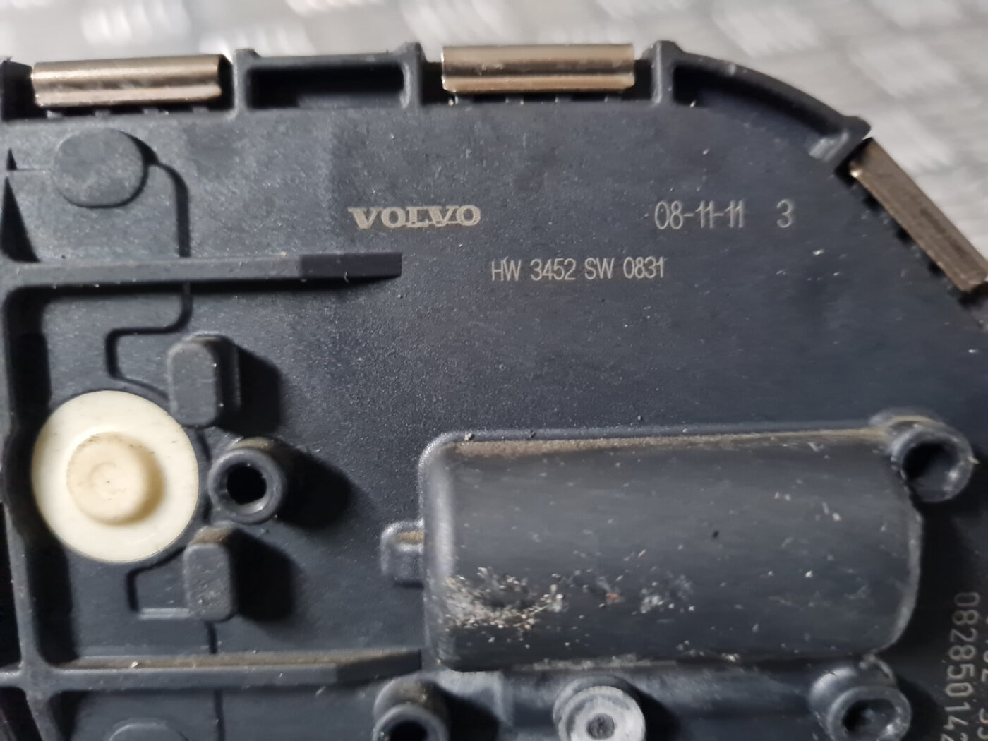 Vējstikla tīrīšanas mehānisms priekš VOLVO XC 60 2009 4 Vējstikla tīrīšanas mehānisms priekš VOLVO XC 60 2009