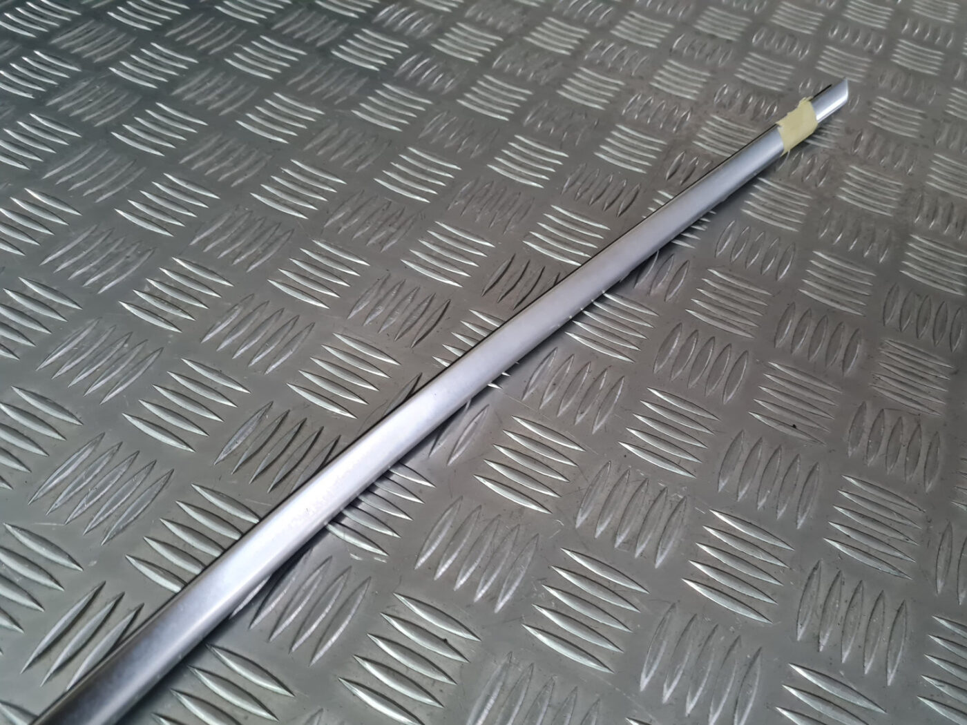 Durvju stikla moldings priekš VOLVO XC 60 2009 5 Durvju stikla moldings priekš VOLVO XC 60 2009