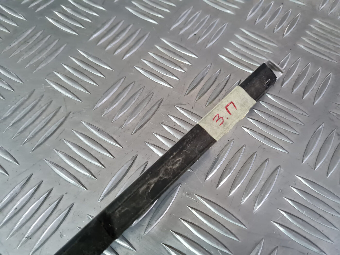 Durvju stikla moldings priekš VOLVO XC 60 2009 4 Durvju stikla moldings priekš VOLVO XC 60 2009