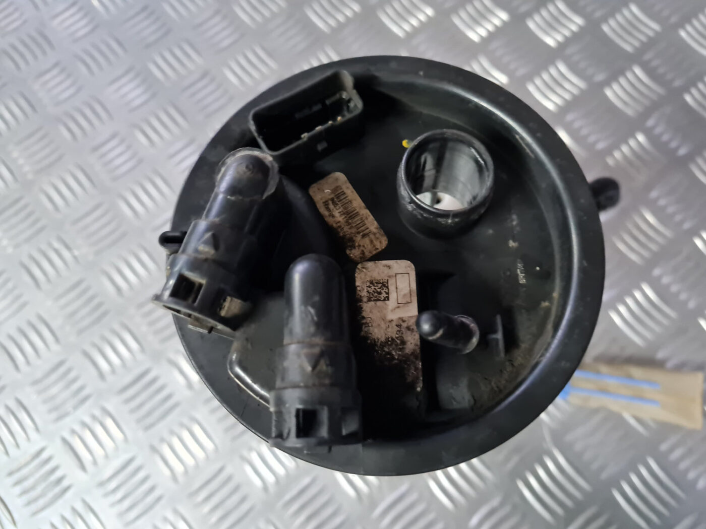 Degvielas tvertnes sūknis priekš VOLVO XC 60 2009 9 Degvielas tvertnes sūknis priekš VOLVO XC 60 2009