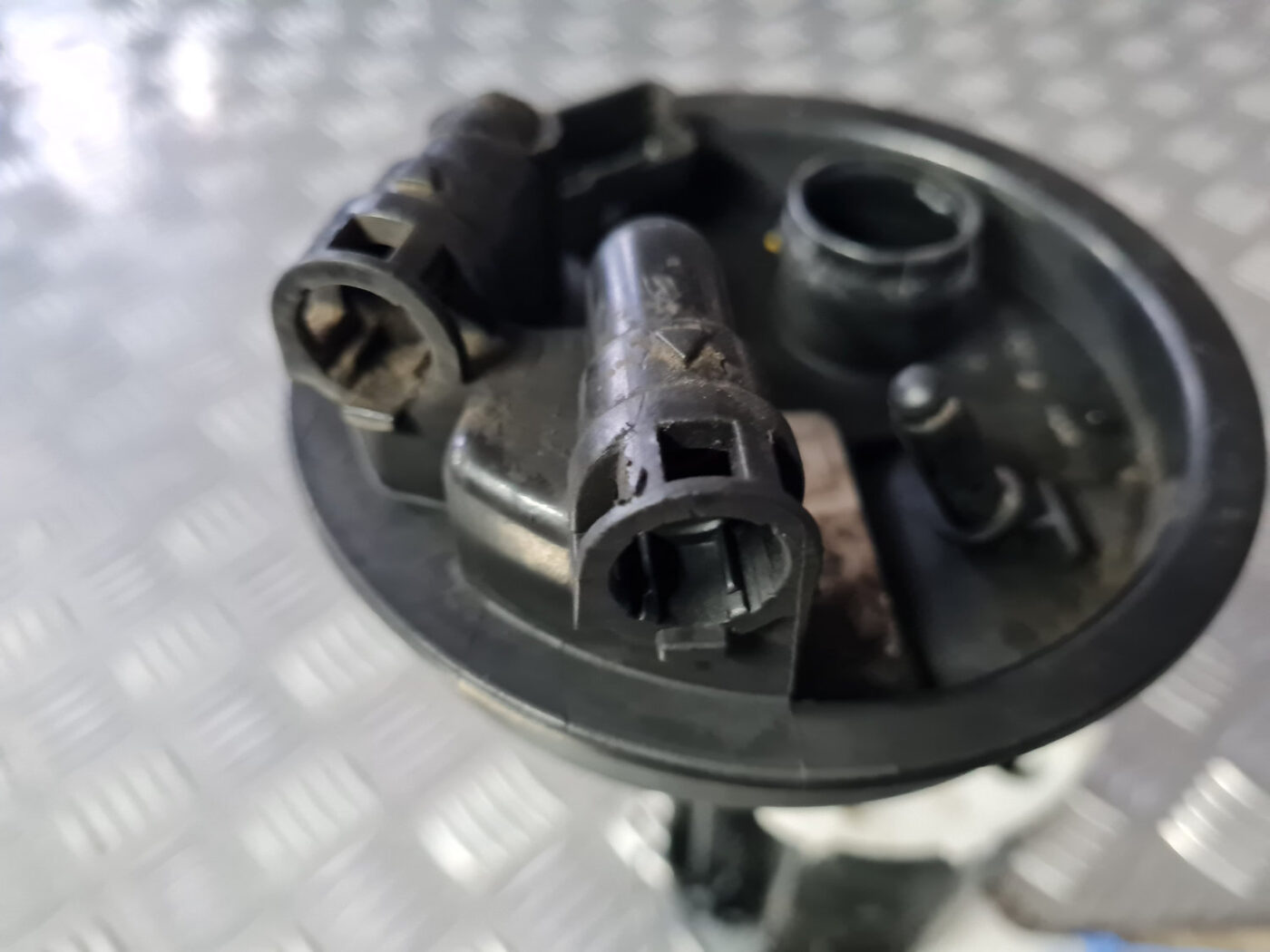 Degvielas tvertnes sūknis priekš VOLVO XC 60 2009 8 Degvielas tvertnes sūknis priekš VOLVO XC 60 2009