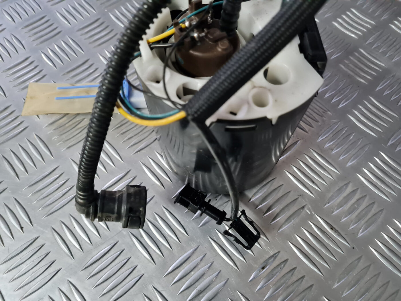 Degvielas tvertnes sūknis priekš VOLVO XC 60 2009 4 Degvielas tvertnes sūknis priekš VOLVO XC 60 2009