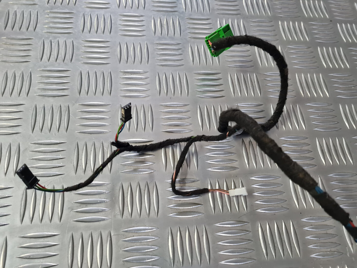 Salona sildītāja vadības elektroinstalācija priekš VOLVO XC 60 2009 5 Salona sildītāja vadības elektroinstalācija priekš VOLVO XC 60 2009