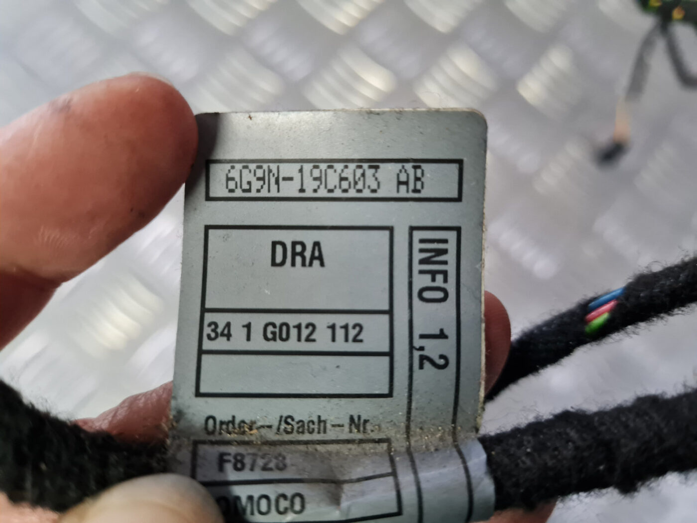 Salona sildītāja vadības elektroinstalācija priekš VOLVO XC 60 2009 4 Salona sildītāja vadības elektroinstalācija priekš VOLVO XC 60 2009