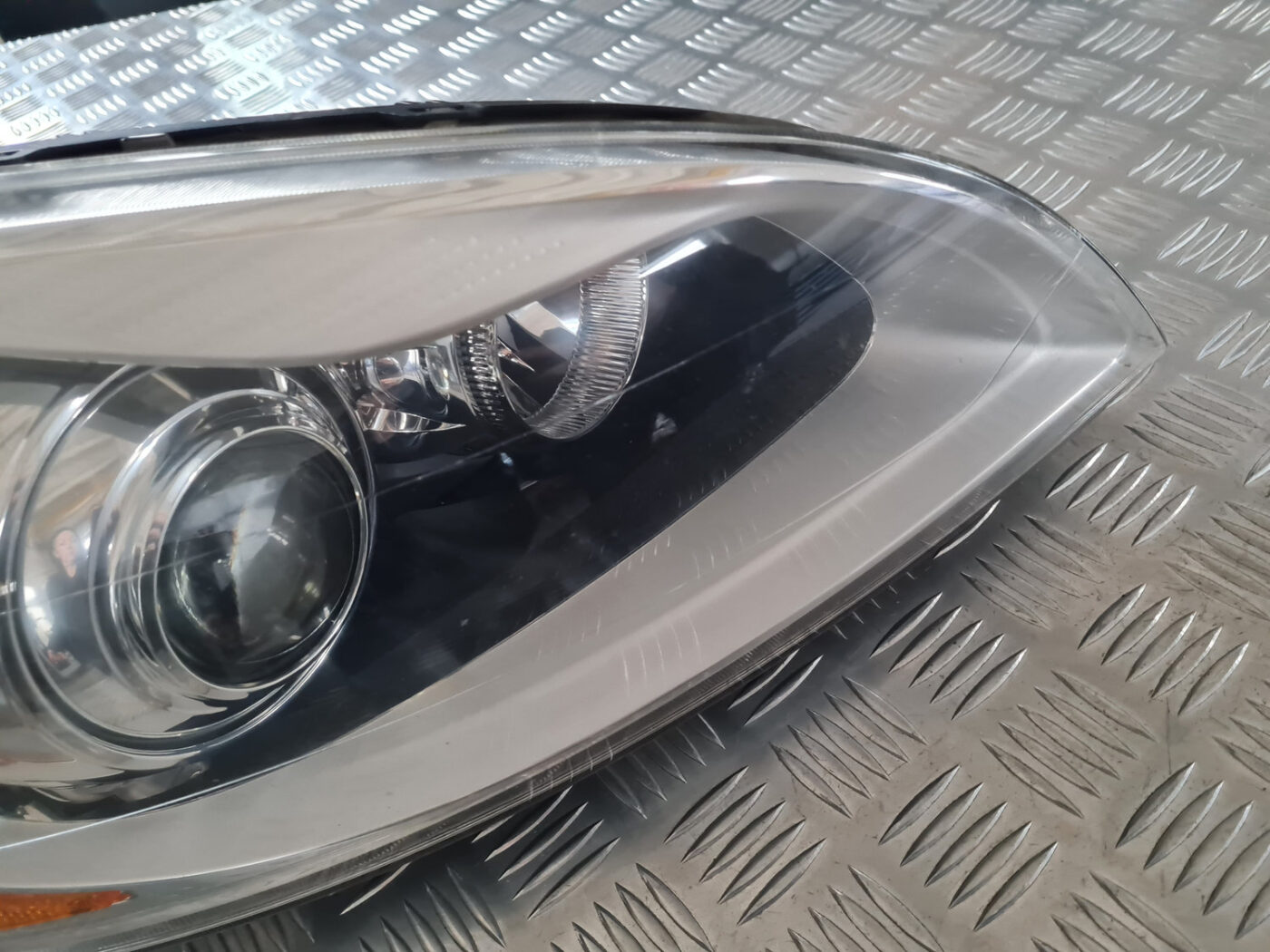 Priekšējais labais lukturis priekš VOLVO XC 60 2009 14 Priekšējais labais lukturis priekš VOLVO XC 60 2009