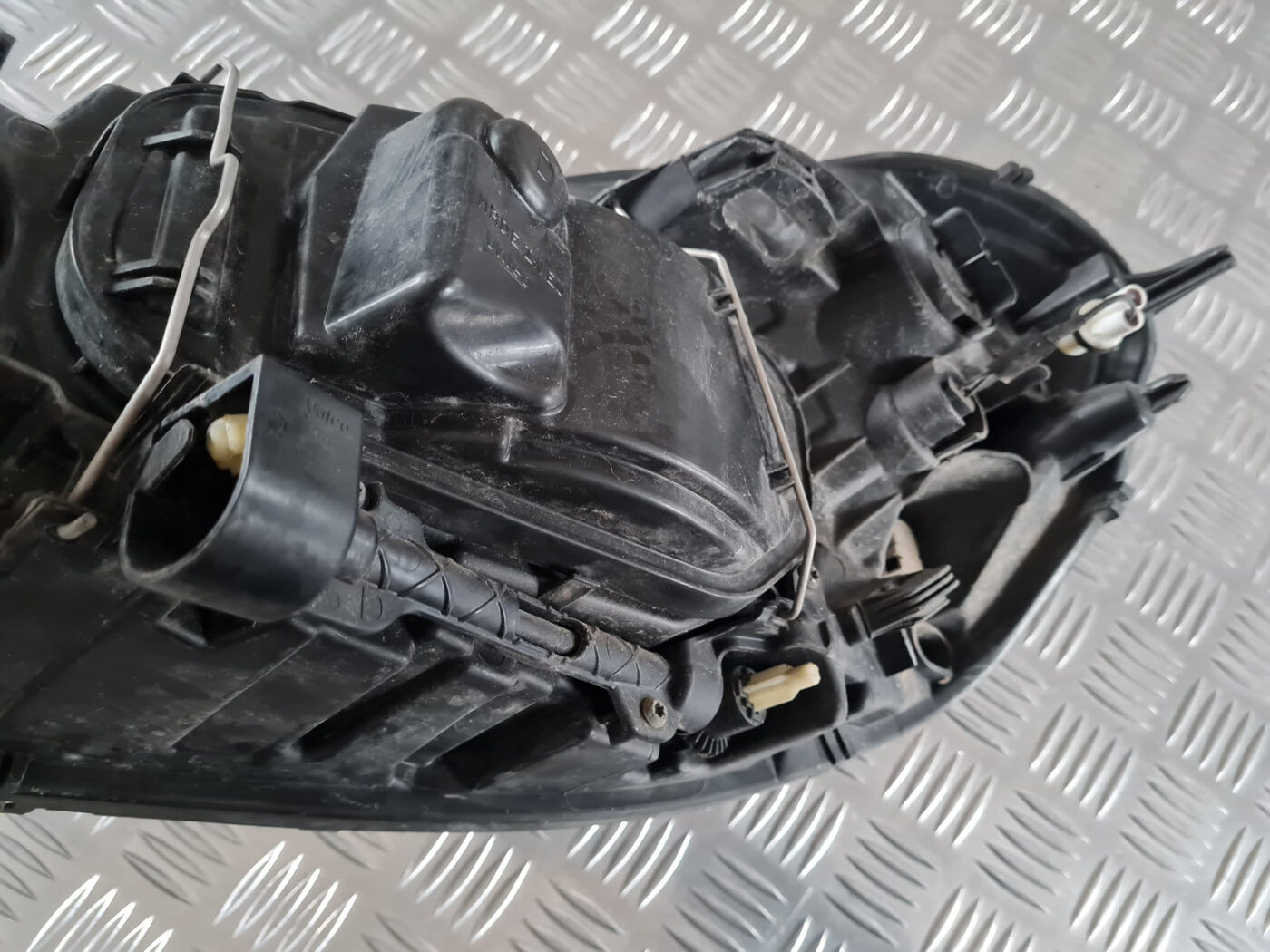 Priekšējais labais lukturis priekš VOLVO XC 60 2009 5 Priekšējais labais lukturis priekš VOLVO XC 60 2009