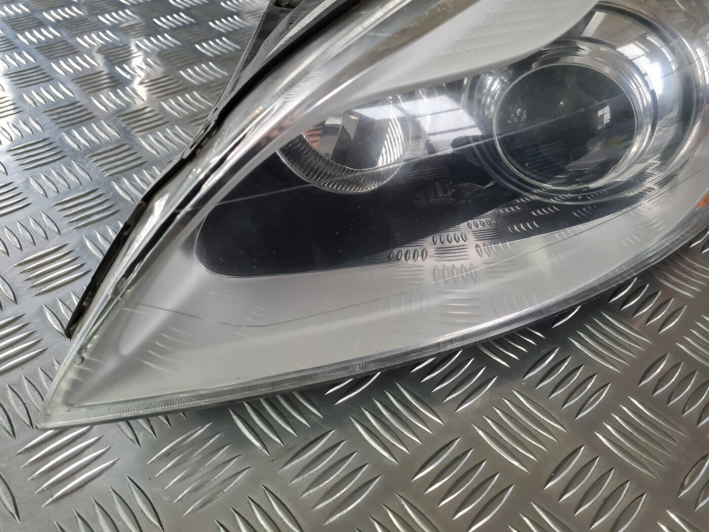 Priekšējais kreisais lukturis priekš VOLVO XC 60 2009 11 Priekšējais kreisais lukturis priekš VOLVO XC 60 2009