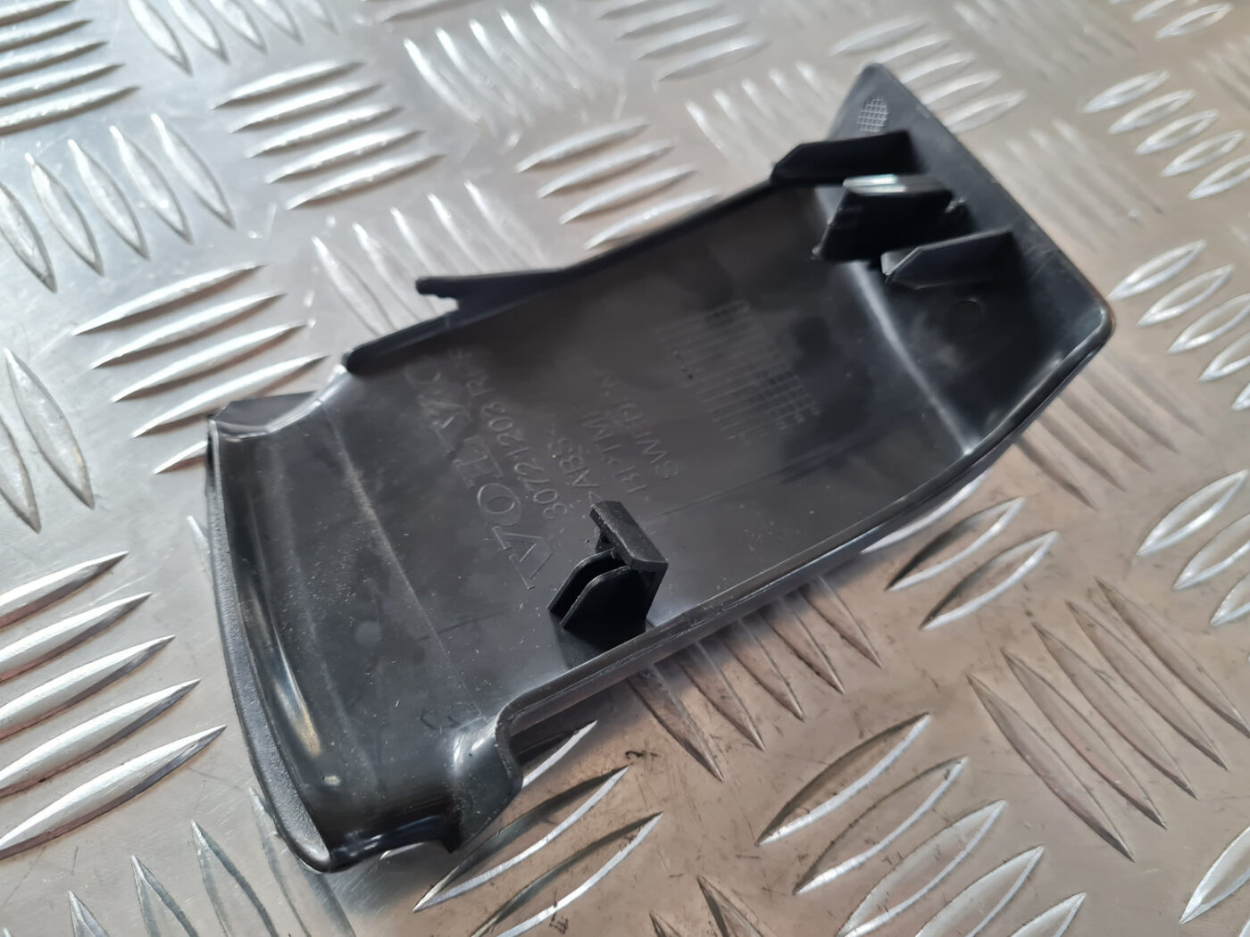 Aizmugurēja sēdekļa atzveltnes plastmasas uzlika priekš VOLVO XC 60 2009 4 Aizmugurēja sēdekļa atzveltnes plastmasas uzlika priekš VOLVO XC 60 2009