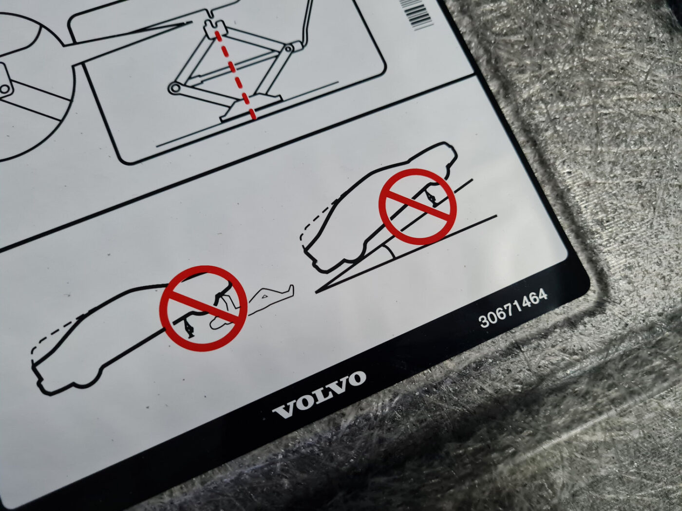 Bagāžnieka grīda priekš VOLVO XC 60 2009 3 Bagāžnieka grīda priekš VOLVO XC 60 2009