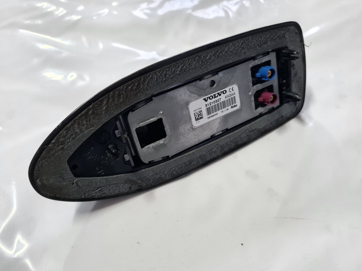 Jumta antena priekš VOLVO XC 60 2009 2 Jumta antena priekš VOLVO XC 60 2009