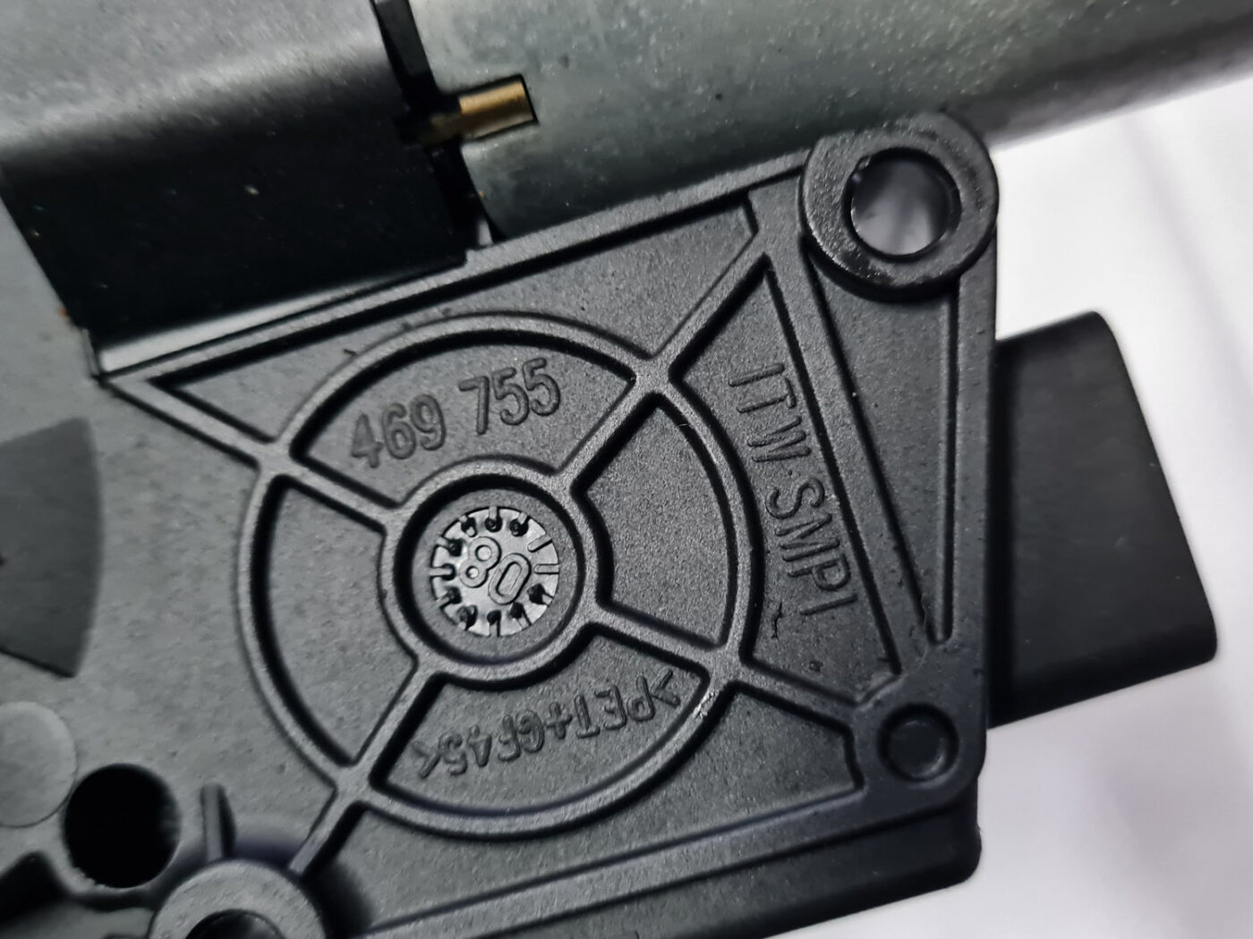 Lūka motors priekš VOLVO XC 60 2009 8 Lūka motors priekš VOLVO XC 60 2009