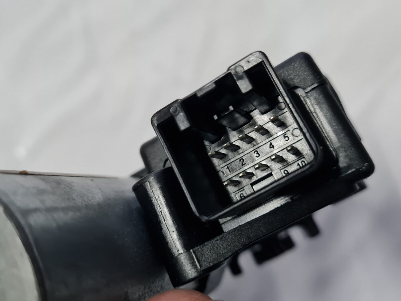 Lūka motors priekš VOLVO XC 60 2009 3 Lūka motors priekš VOLVO XC 60 2009