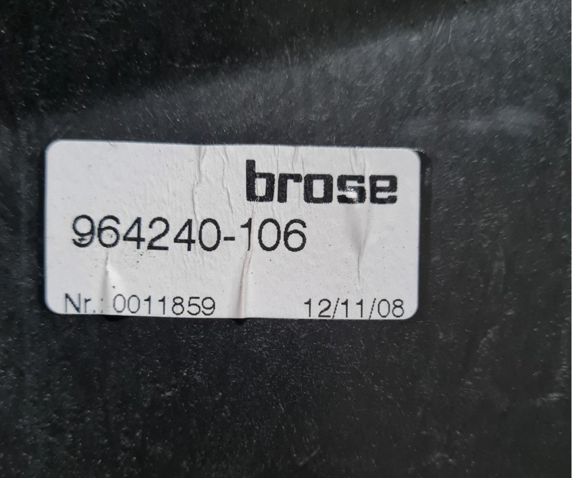 Stikla pacelšanas mehānisma panele priekš VOLVO XC 60 2009 5 Stikla pacelšanas mehānisma panele priekš VOLVO XC 60 2009