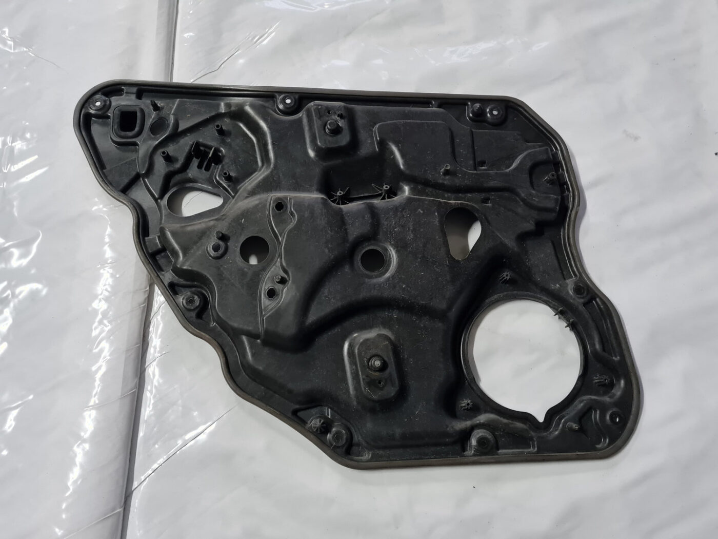 Stikla pacelšanas mehānisma panele priekš VOLVO XC 60 2009 3 Stikla pacelšanas mehānisma panele priekš VOLVO XC 60 2009