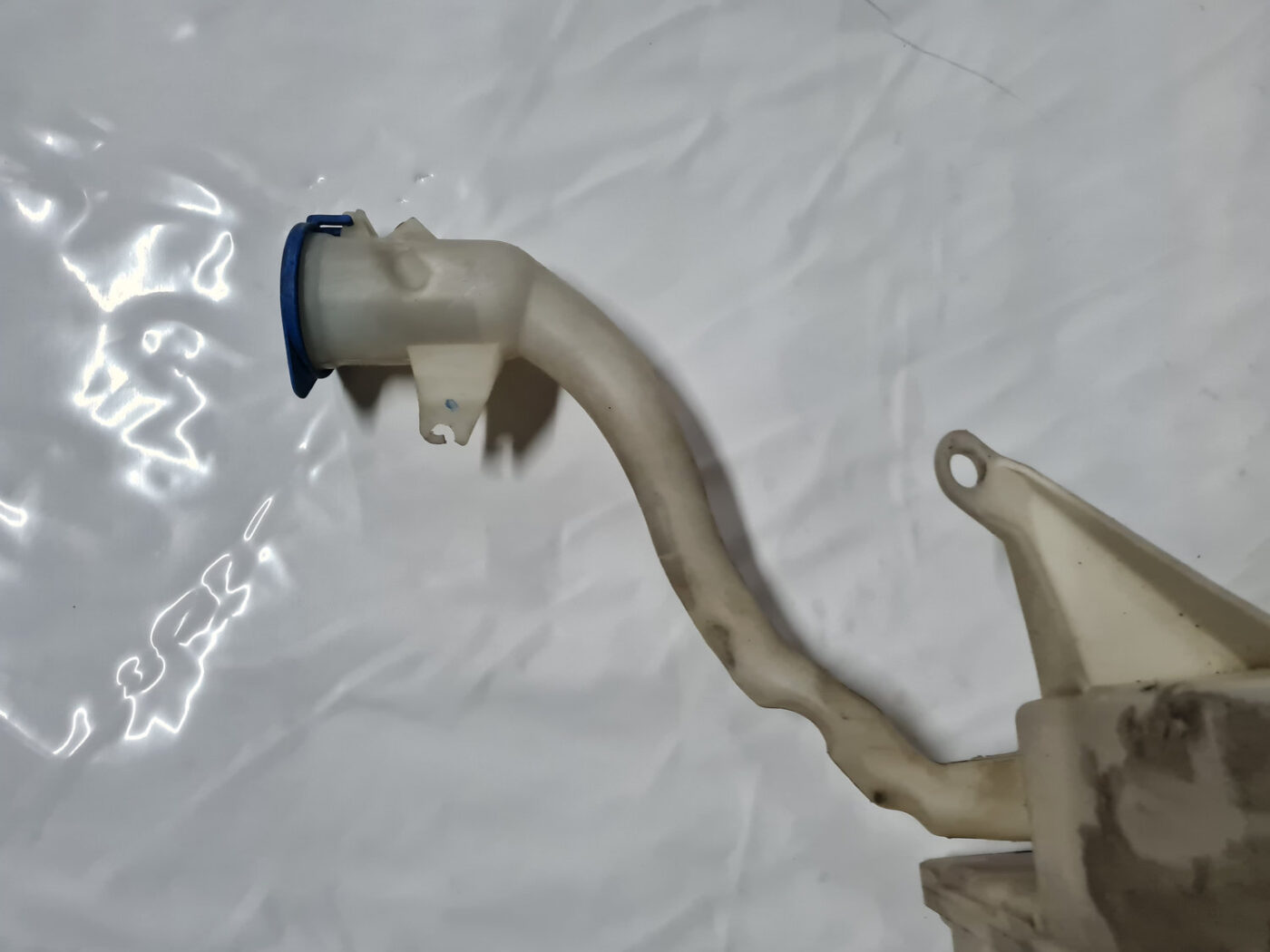 Mazgātāja šķidruma tvertne priekš VOLVO XC 60 2009 6 Mazgātāja šķidruma tvertne priekš VOLVO XC 60 2009