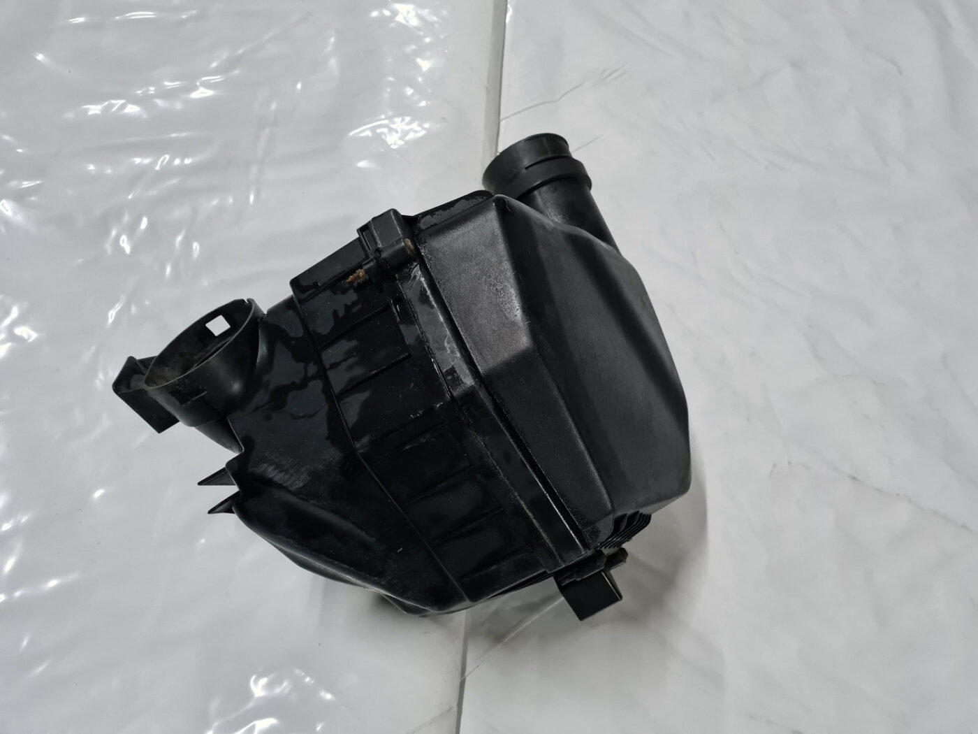 Gaisa filtra korpuss priekš VOLVO XC 60 2009 4 Gaisa filtra korpuss priekš VOLVO XC 60 2009