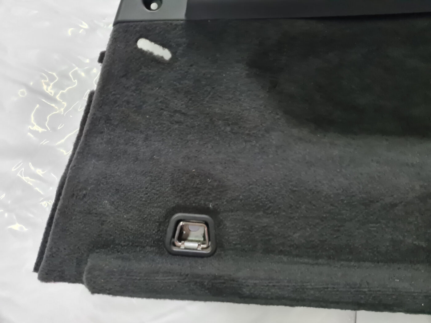 Bagāžnieka nodalījuma sānu apdare priekš VOLVO XC 60 2009 2 Bagāžnieka nodalījuma sānu apdare priekš VOLVO XC 60 2009