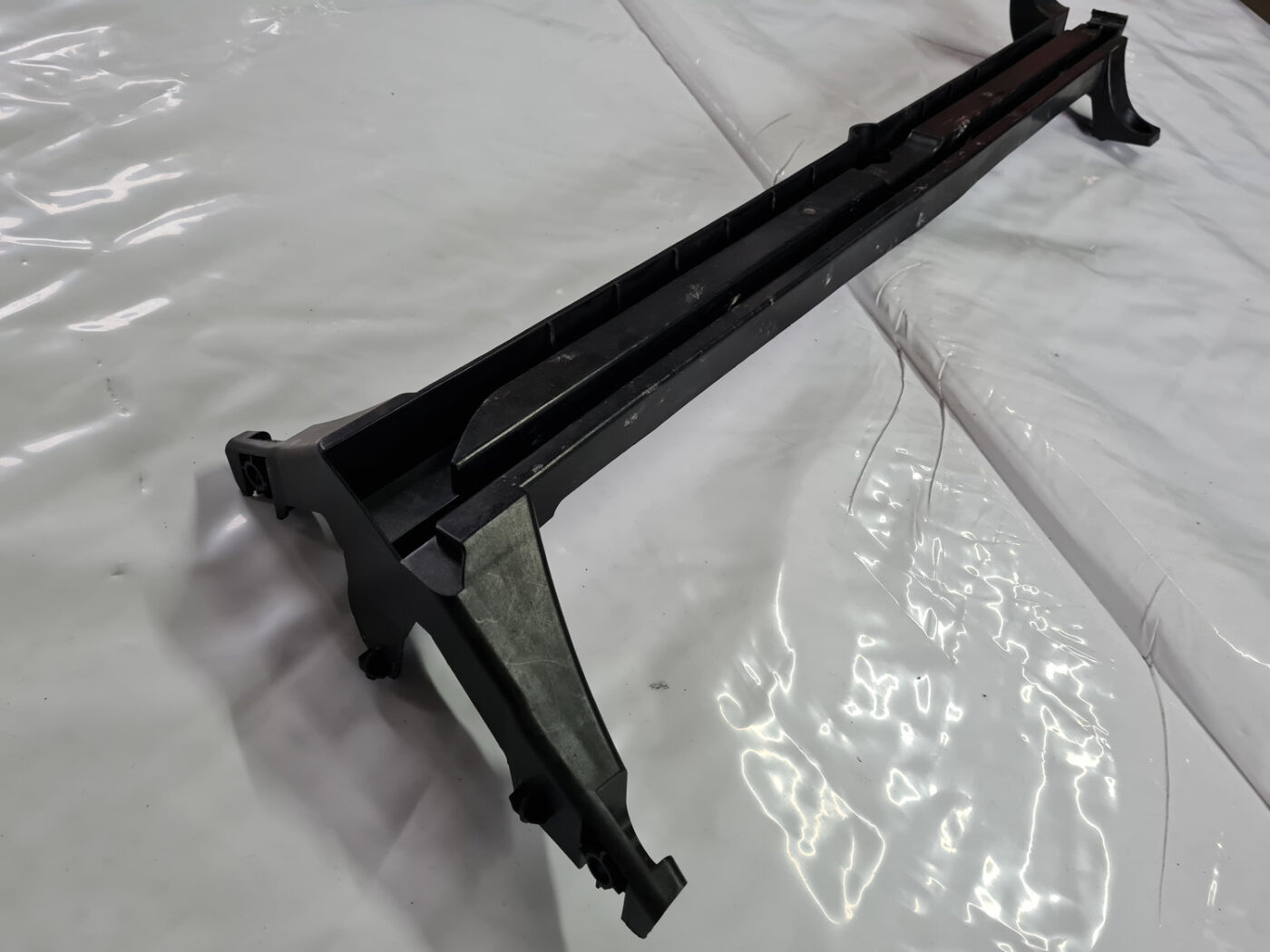 Bagāžnieka nodalījuma plastmasa priekš VOLVO XC 60 2009 2 Bagāžnieka nodalījuma plastmasa priekš VOLVO XC 60 2009