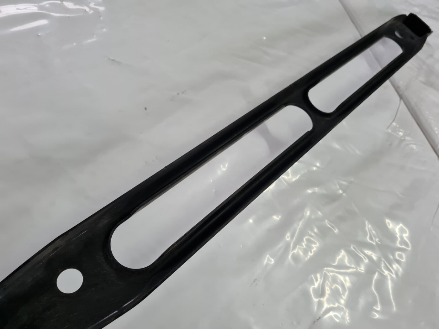 Priekšējā šķērseniskā sija priekš VOLVO XC 60 2009 9 Priekšējā šķērseniskā sija priekš VOLVO XC 60 2009